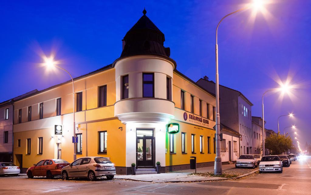 Penzion Kralovska Cesta Brno Zewnętrze zdjęcie